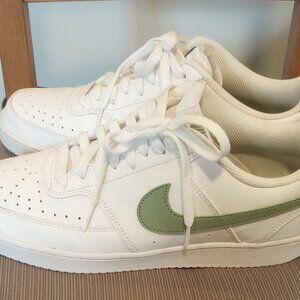 Nike court sneakers Size 10.5